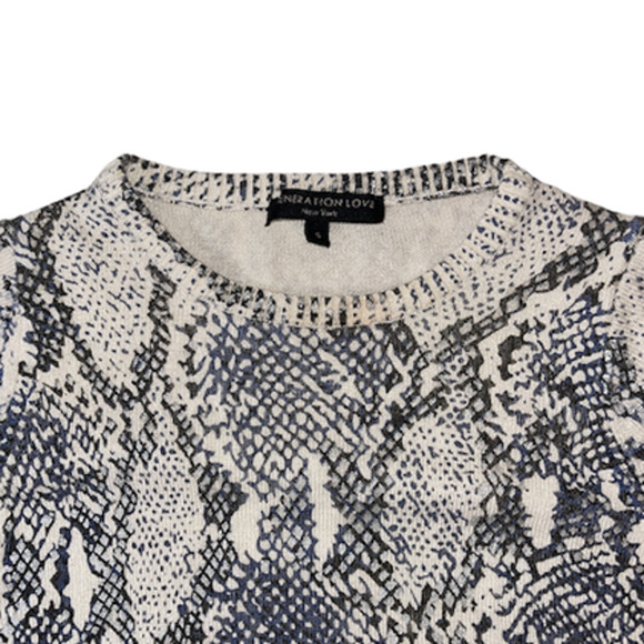 Generation Love Sweater Size Small - Picture 5 of 12
